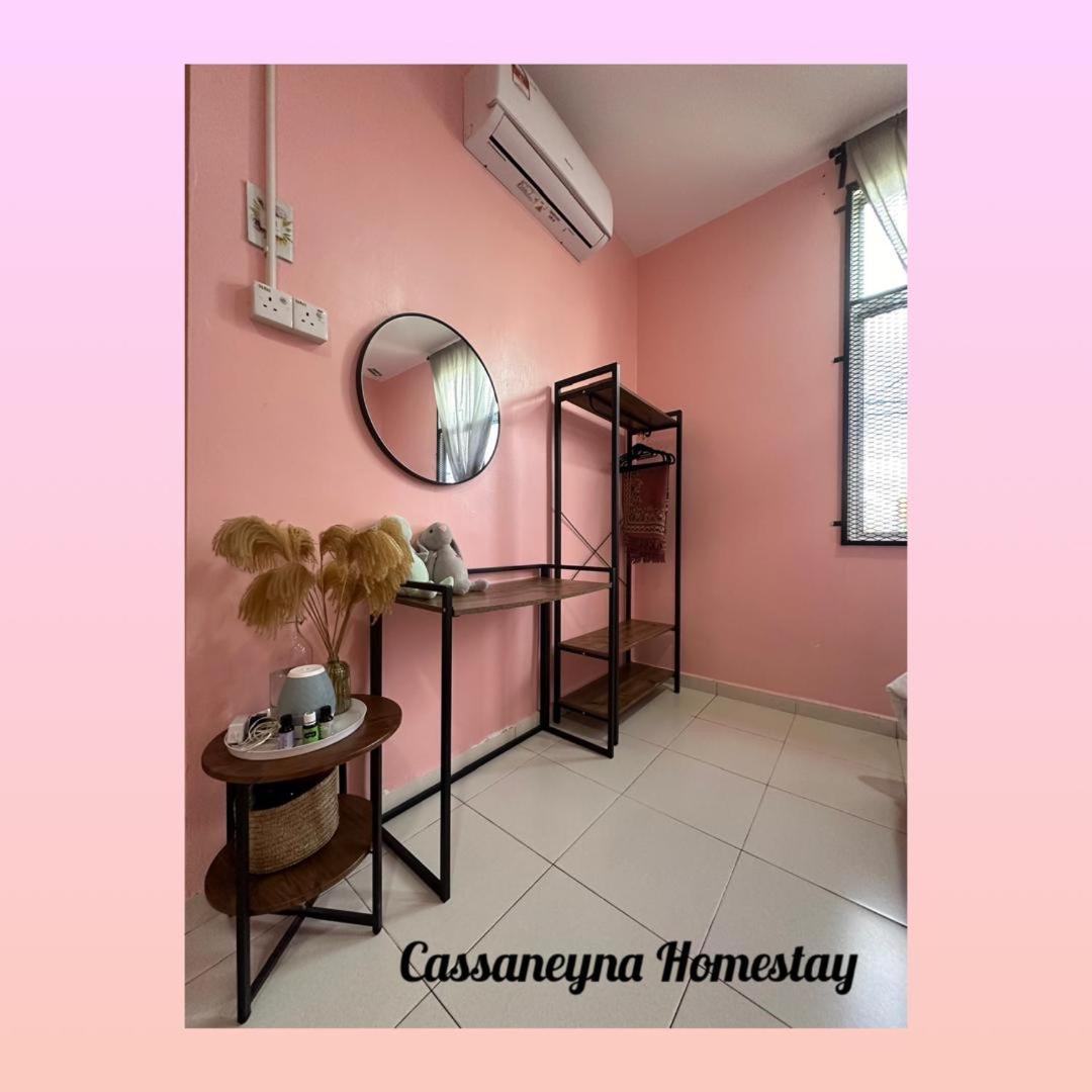 Cassaneyna Homestay Kuantan Kültér fotó